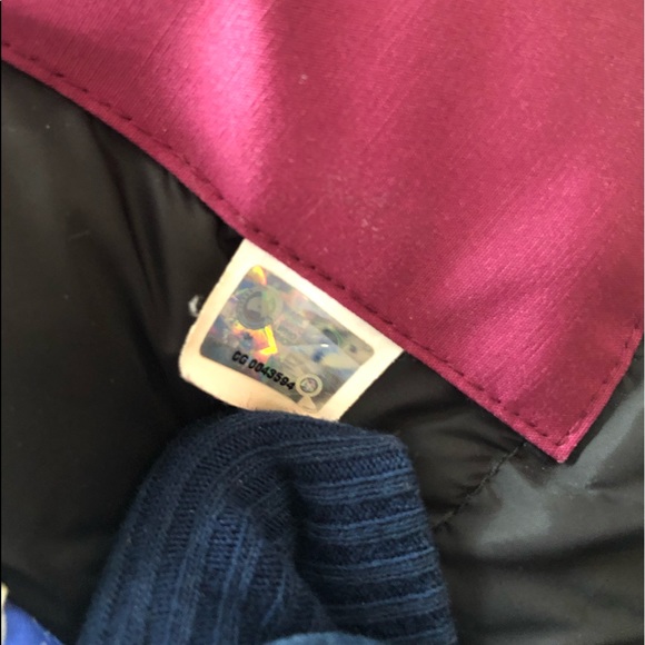 Authentic Youth Women’s Small Canada Goose Jacket - Picture 6 of 8